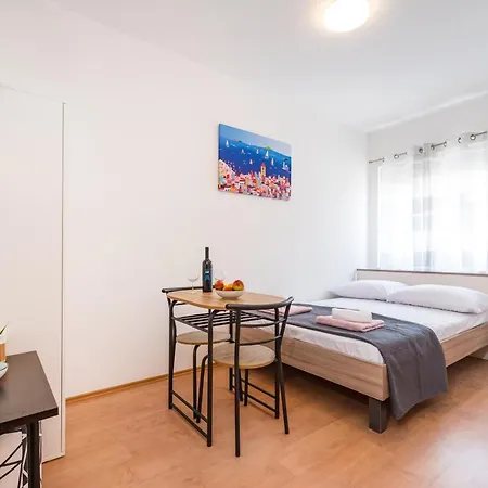 Studio And Rooms Zadar City Wall Exterior photo