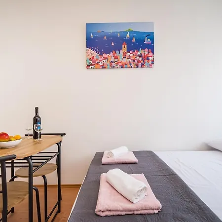 Studio And Rooms Zadar City Wall Exterior photo