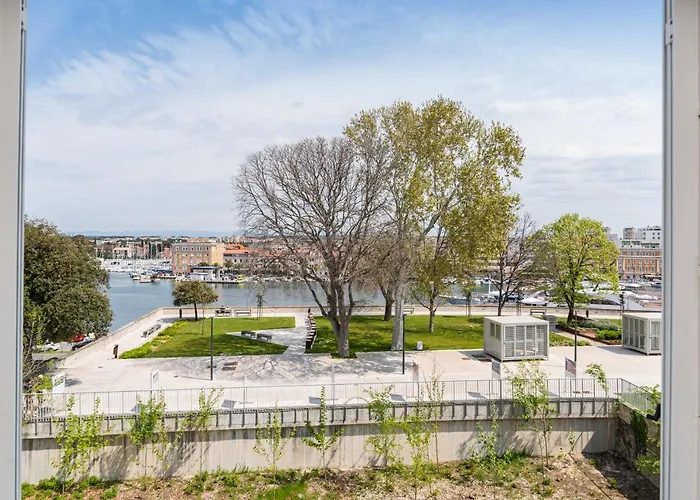 Studio And Rooms Zadar City Wall